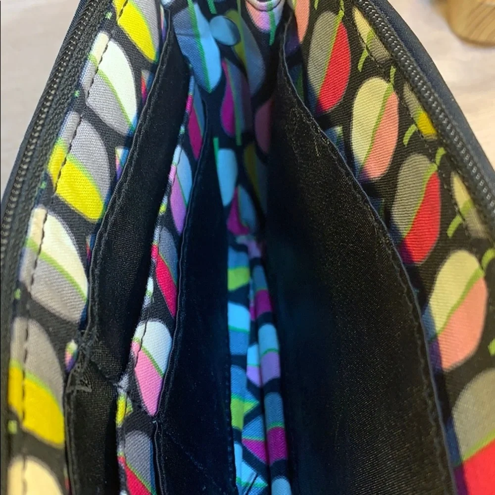 Vera Bradley multi-pocket wallet w/zipper coin pkt - Picture 8 of 14